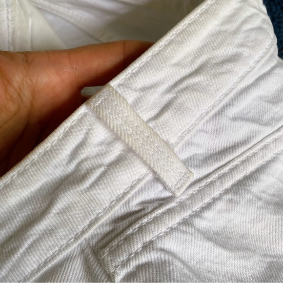 π ZARA WHITE HIGH WAIST DISTRESSED RAW HEM JEANS! - Picture 15 of 16